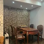 استوديو ارضي هادئ و مريح جدا
